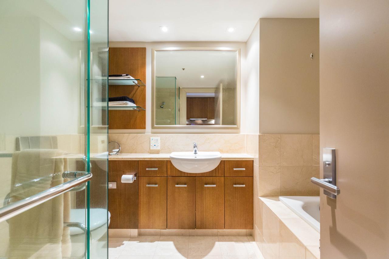 Stylish Central City Apartment With Pool And Gym Auckland Bagian luar foto